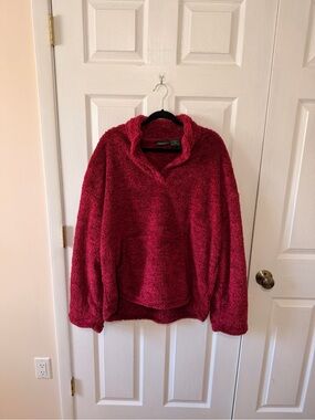 Plush Red Sherpa Turtleneck Pullover - Unbranded